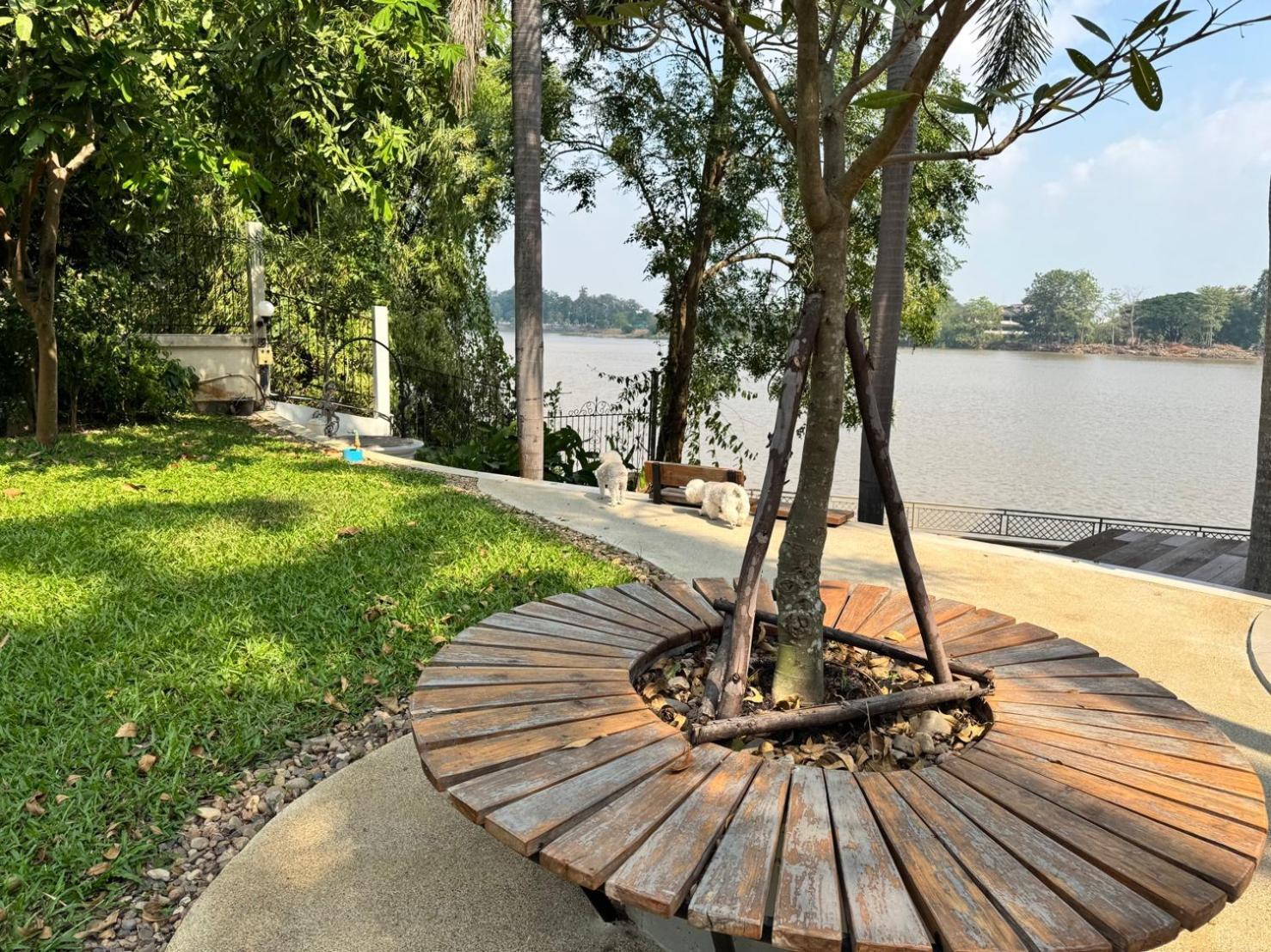 La Riva Boutique Hotel Kamphaeng Phet Exterior foto